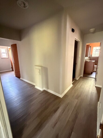 Building Photo - 554-556 Madera Ave