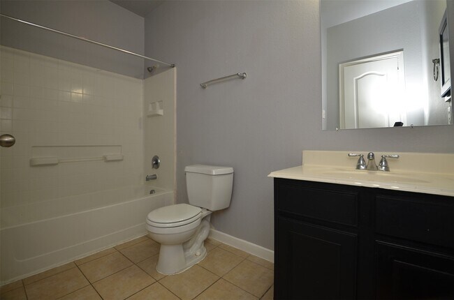 Building Photo - 2707 Roaring Oaks Ln