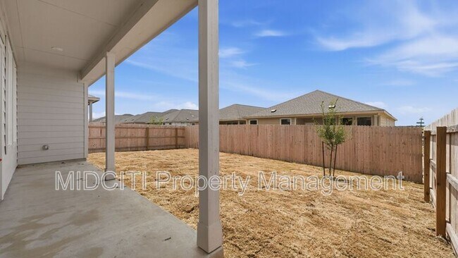 Building Photo - 1304 Apron Trl