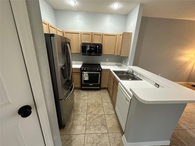 Building Photo - 14572 Laguna Beach Cir