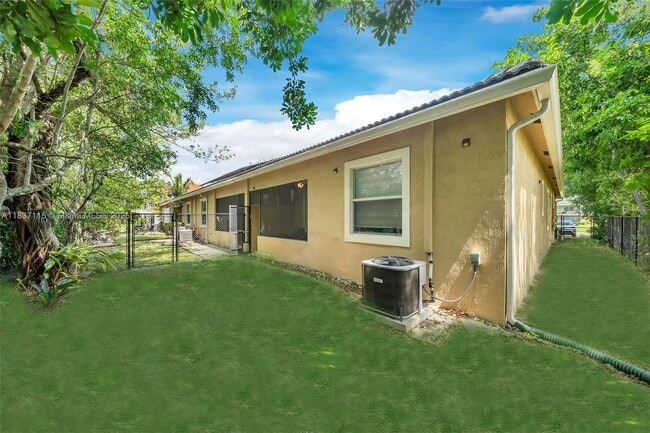 Building Photo - 8908 NW 40th St
