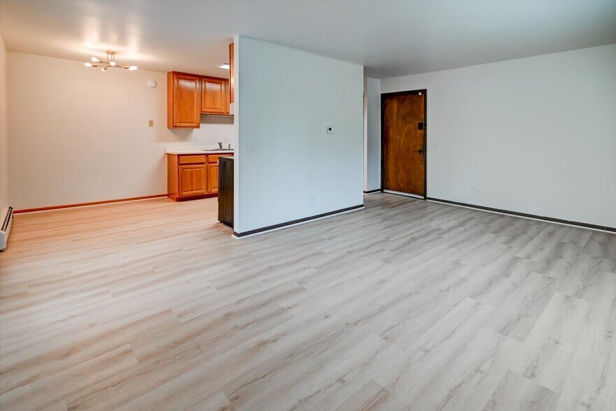 Building Photo - 7203 Fortune Dr