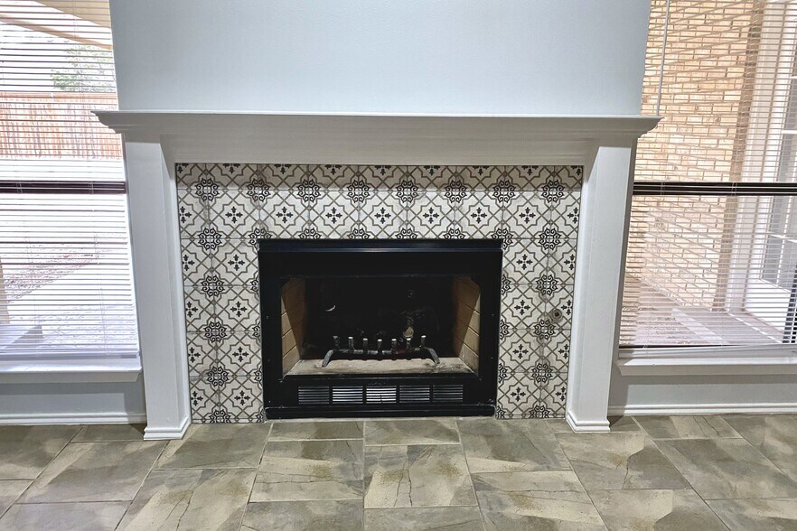 Building Photo - 4406 Parkhurst Dr