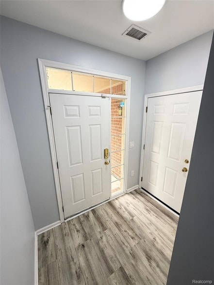 Building Photo - 47515 Ormskirk Dr
