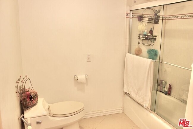 Building Photo - 1265 Bienveneda Ave