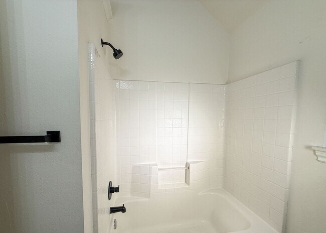 Building Photo - Gated in West Edmond! Storm Shelter! Tons of Space!