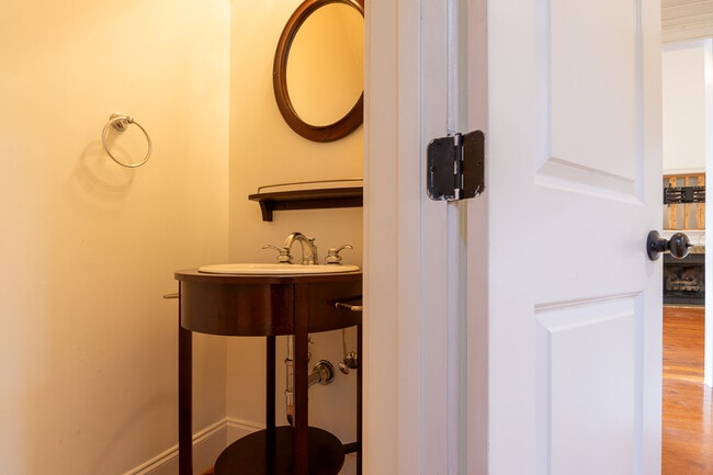 Building Photo - 202 Lagoon Dr