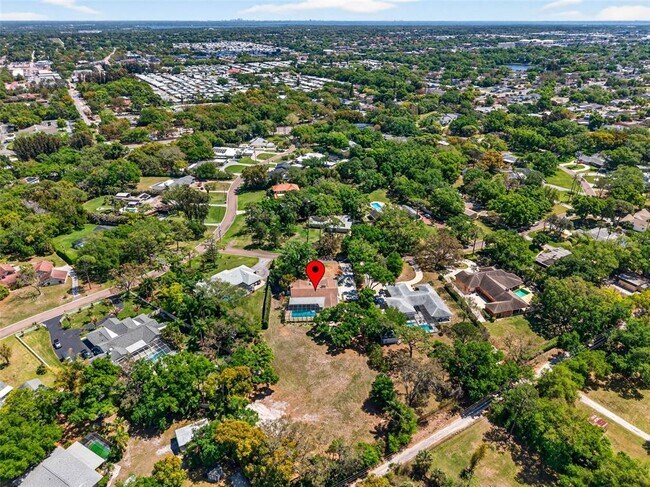 Building Photo - 2111 Paddock Cir