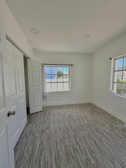 Building Photo - 753 NW 22nd Ct