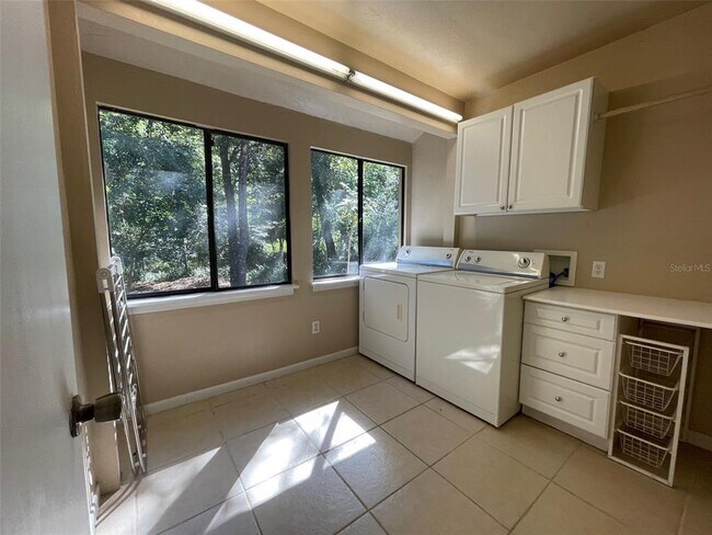 Building Photo - 2001 NW 15 Ave