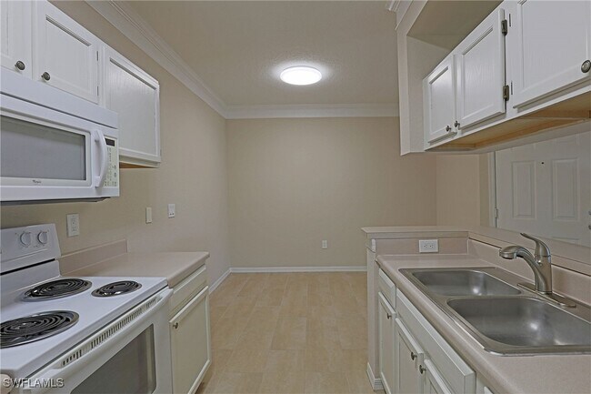 Building Photo - 11521 Villa Grand