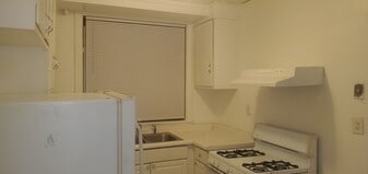 Building Photo - 6519 S Eberhart Ave