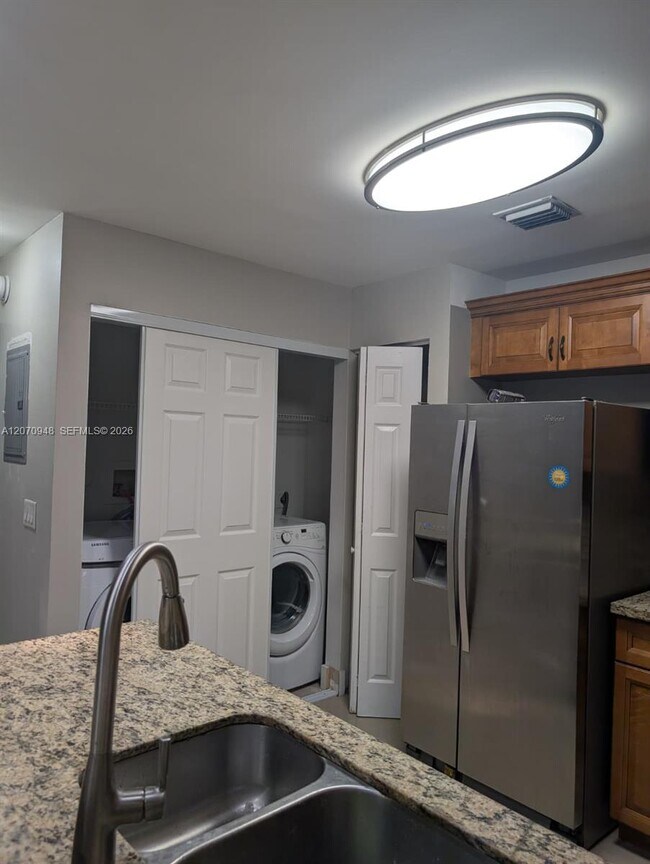 Building Photo - 7162 Sportsman Dr