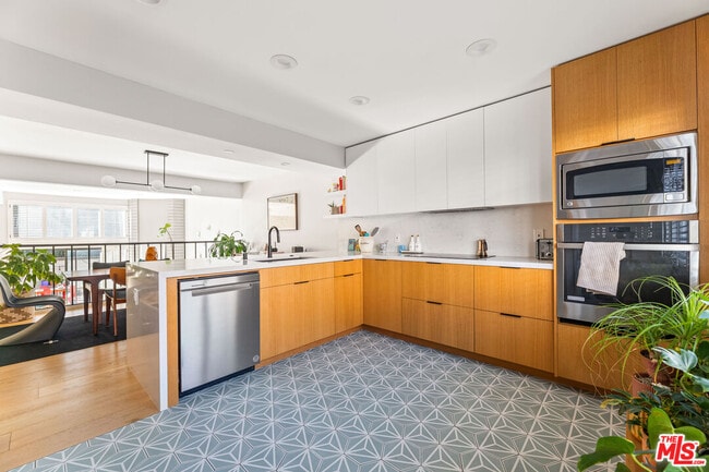 Building Photo - 4608 Glencoe Ave