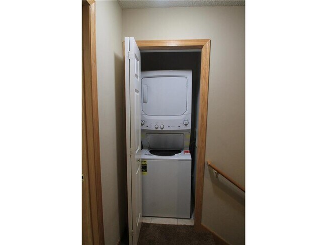 Building Photo - 14975 Pinto Ln