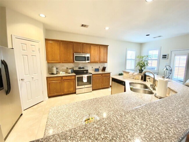 Building Photo - 17518 Stamford Oaks Dr