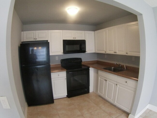 Building Photo - 258 Normandy F