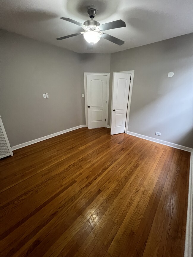 Bedroom 2 w/ closet - 7110 S Paxton Ave