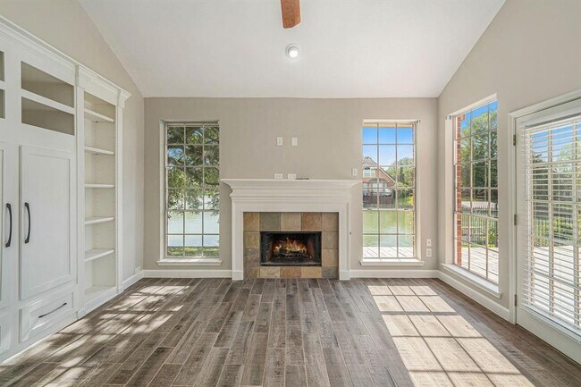 Building Photo - 1123 Misty Lake Dr