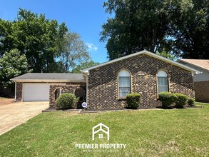 Building Photo - Charming 3BR/2BA Bartlett Area Home | Vaulted Ceilings, Fireplace & 2-Car Garage
