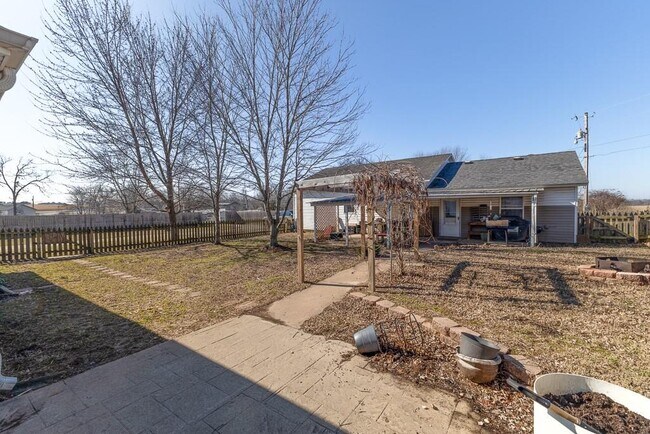 Building Photo - 12840 Ruby Rd