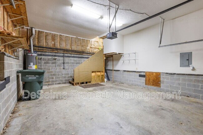 Building Photo - 236 Burgandy Hill Rd