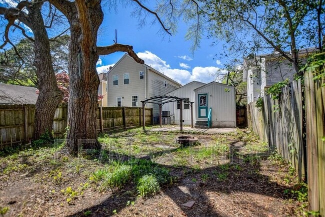 Building Photo - 7304 Major Ave