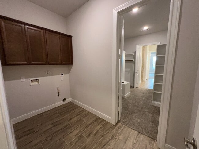 Building Photo - 5714 Caracara St