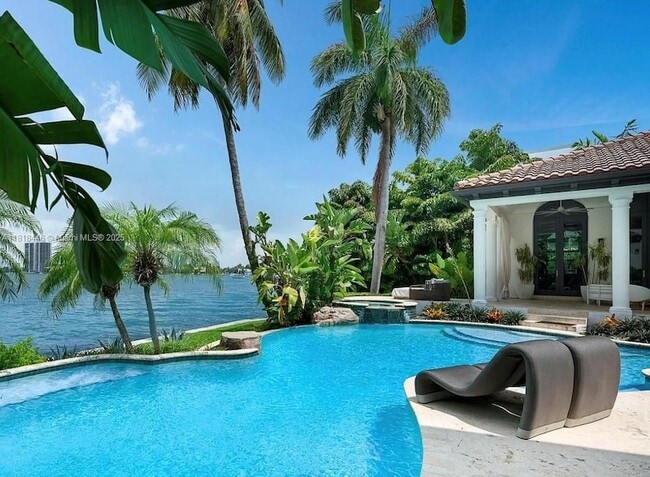 Building Photo - 432 S Hibiscus Dr