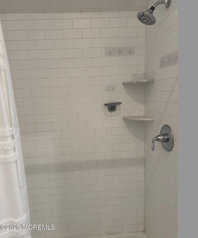 Building Photo - 158 1st Ave