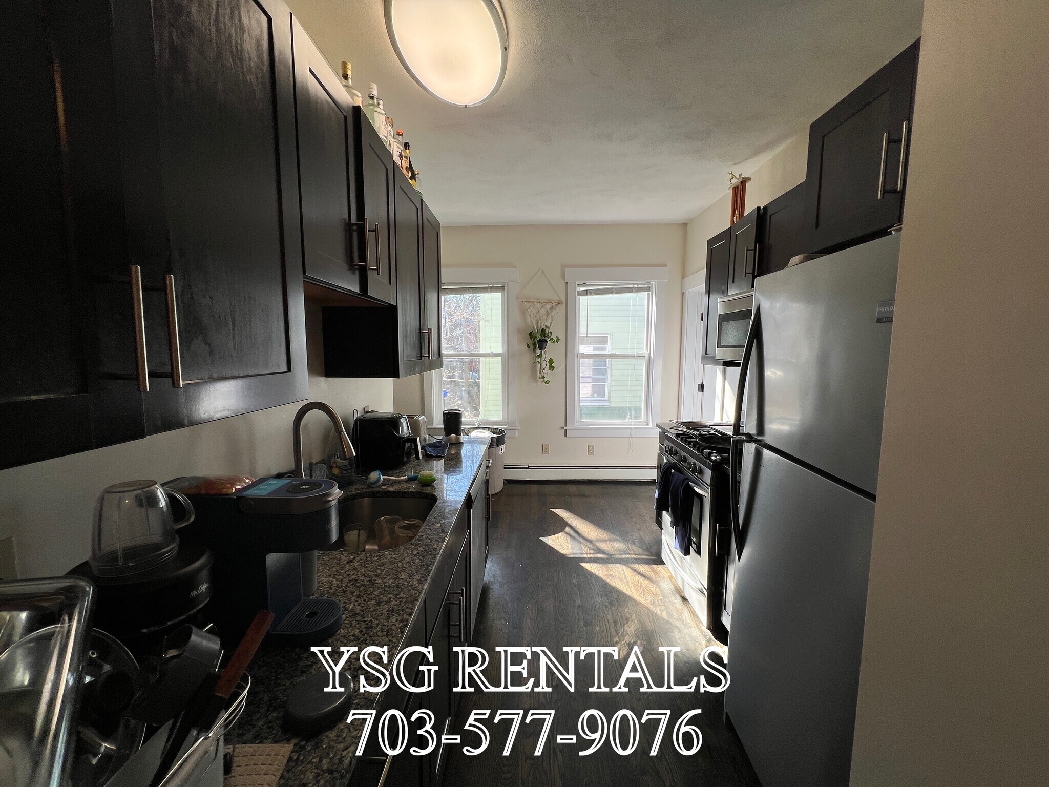 Building Photo - 4 Romar Ter