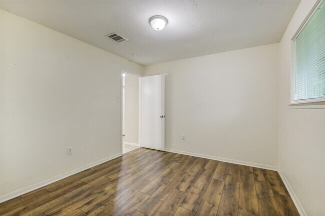 Building Photo - 19334 Wood Village Ln