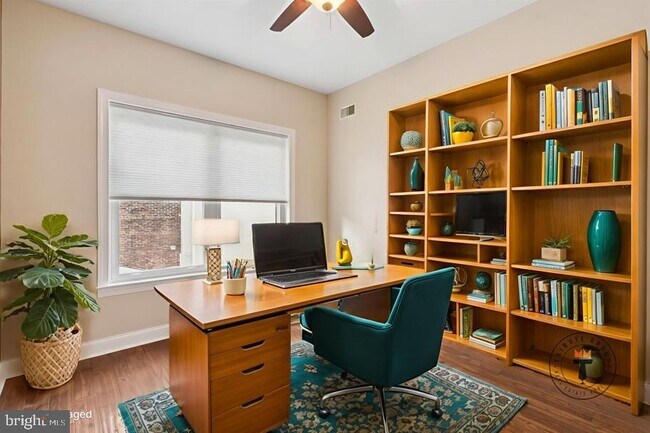 Building Photo - 719 E Thompson St