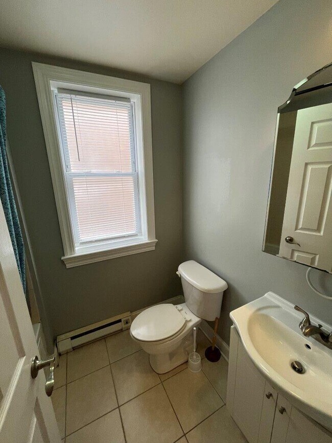 Building Photo - 4558 W George St