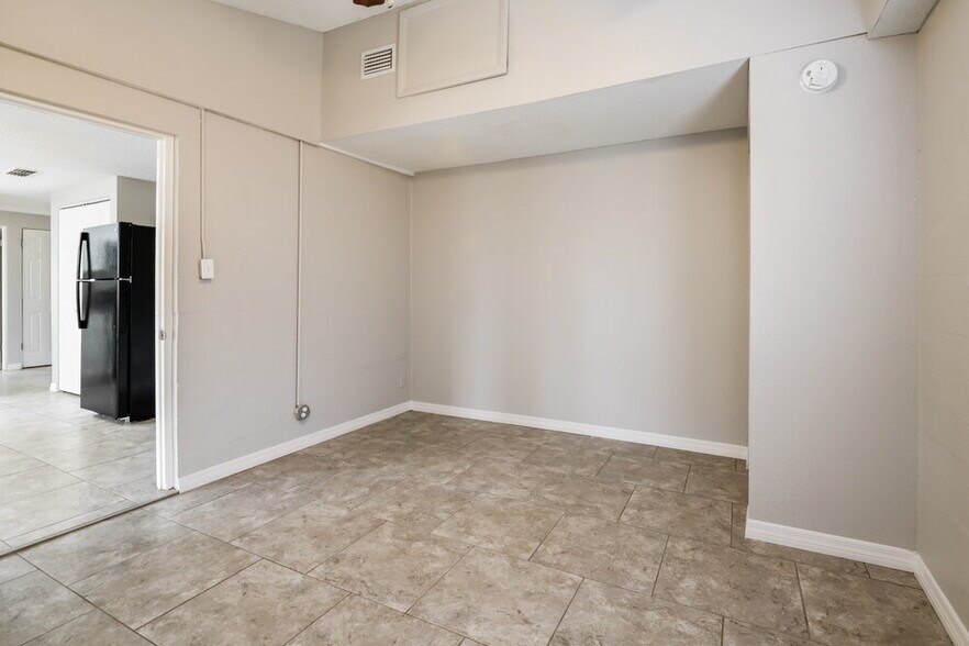 Building Photo - 4024 Cranbrook Pl