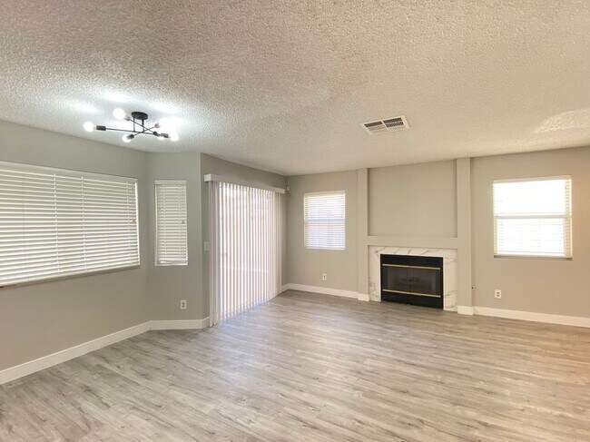 Building Photo - 3025 Marsh Ct