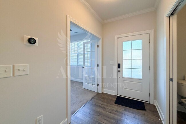Building Photo - 1306 Farm Pond Trail