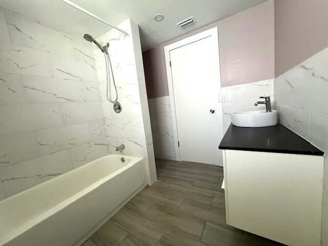 Building Photo - Beautiful 3/2 house in Gulf Harbor