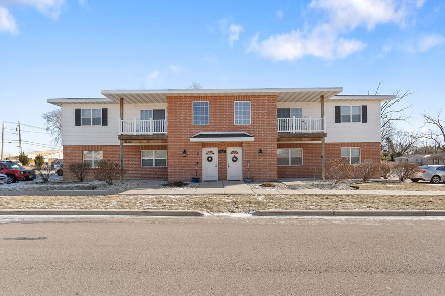 Primary Photo - Geneva Street Apartments