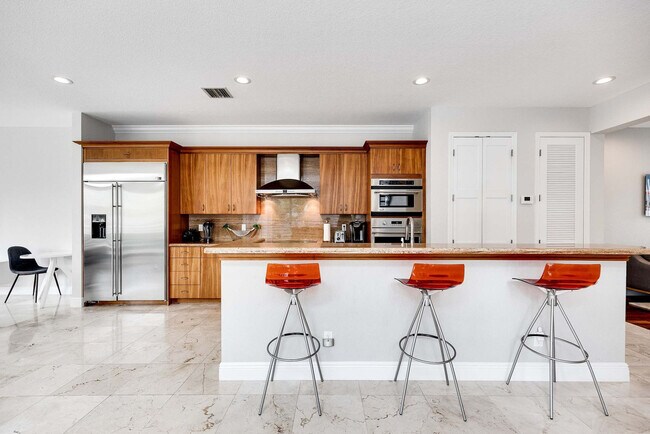 Building Photo - 1412 SE 2nd St