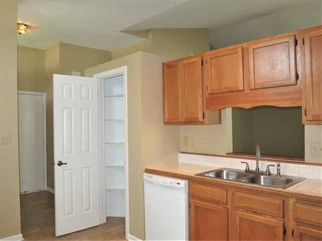 Building Photo - 10634 Bartley Dr