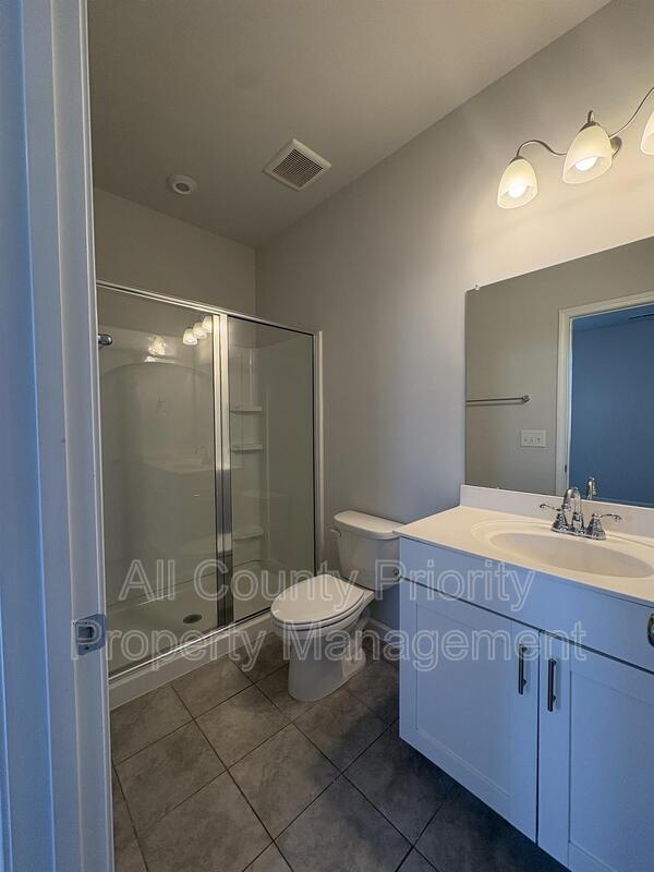 Building Photo - 67 Blakely St