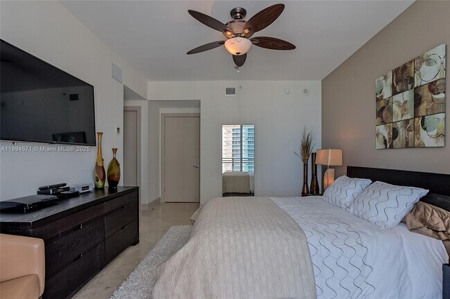 Building Photo - 3535 S Ocean Dr