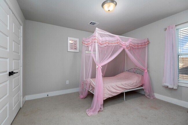 Building Photo - 17828 Hanson Ridge Dr