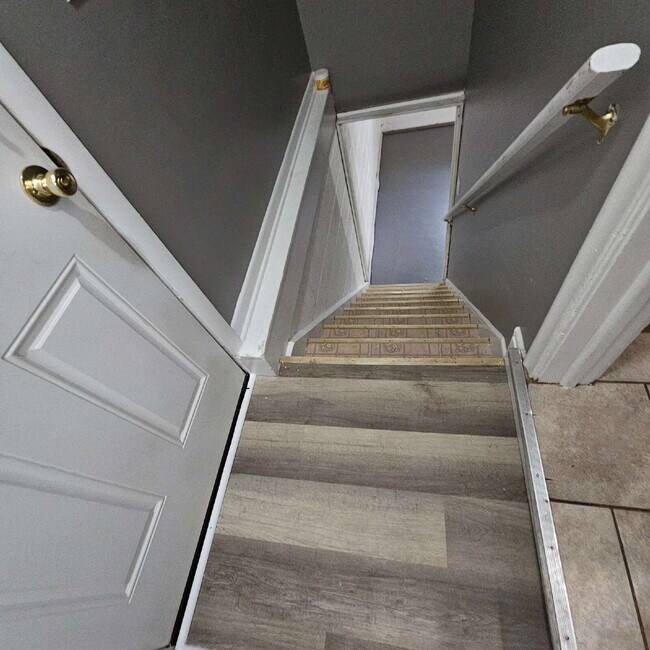 Building Photo - 3 Bedroom Updated Brick Ranch w/ 2 Car Attached Garage, Basement, Kitchen w/ All Stainless-Steel ...