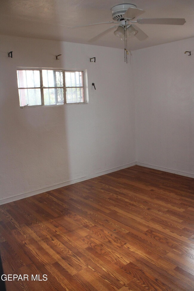 Building Photo - 3221 Monroe Ave