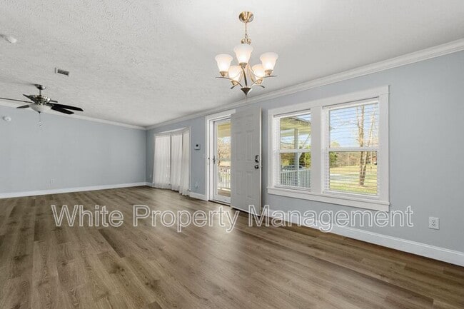 Building Photo - 326 Belton Ave