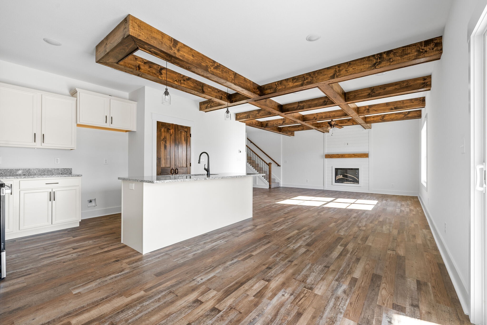 Building Photo - 602 Eva Dr