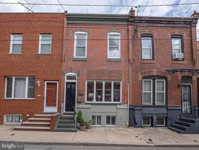 Building Photo - 2345 S Carlisle St