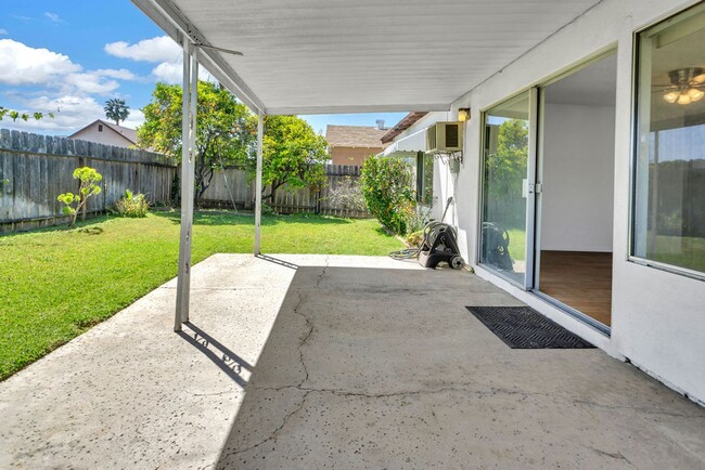 Building Photo - Great single level home in Mira Mesa.  Ava...